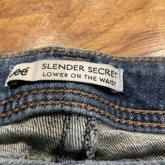 Lee Slender Secret Jean - Picture 4 of 13